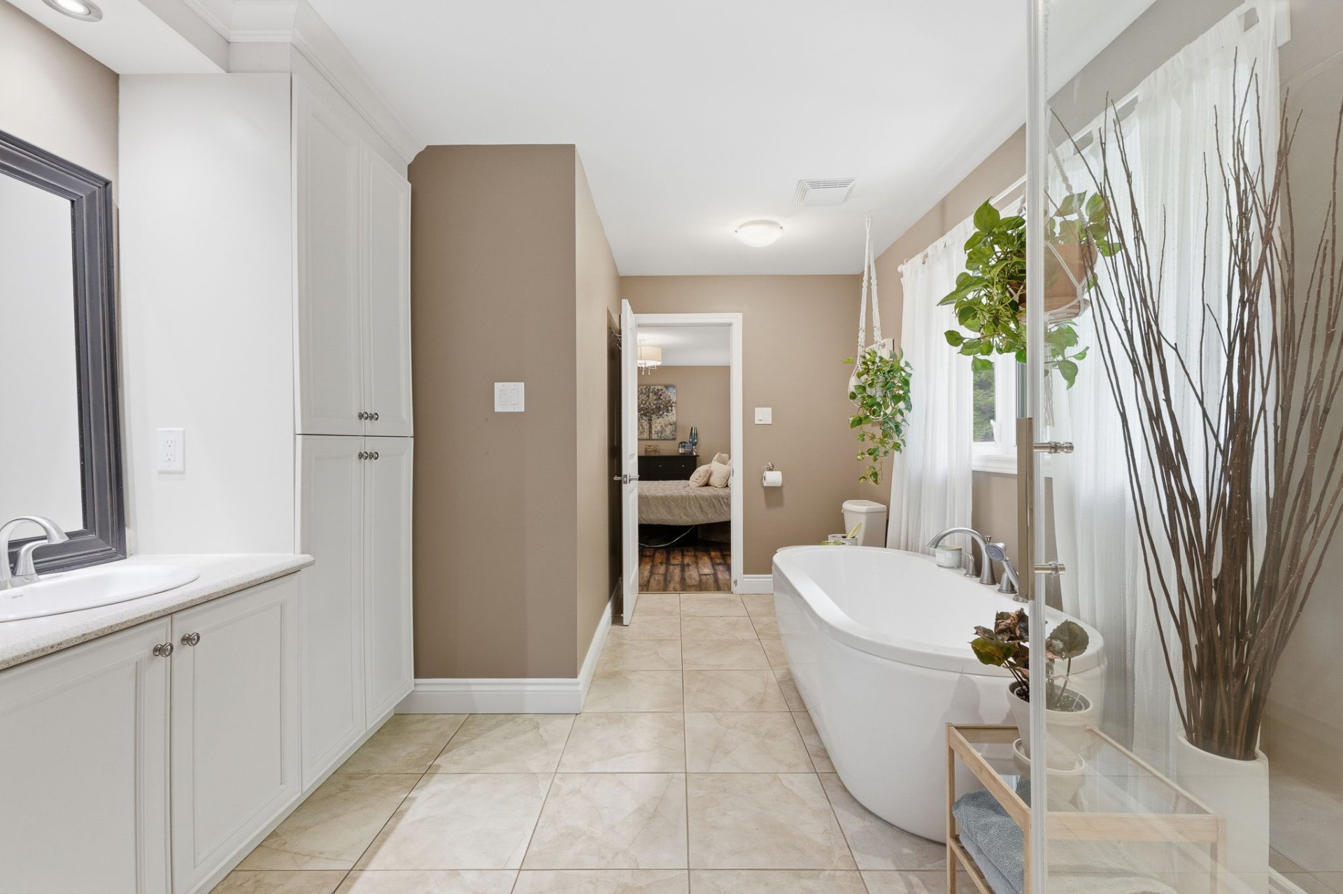 Ensuite bathroom