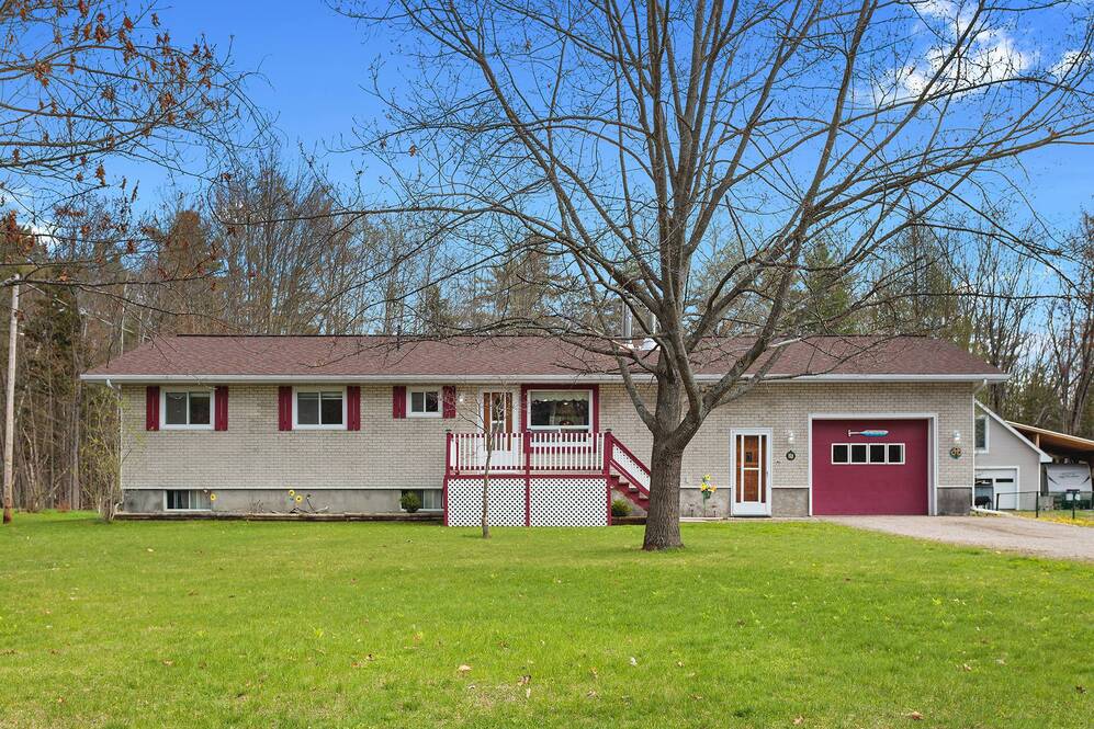 7 Av. Maple Grove 