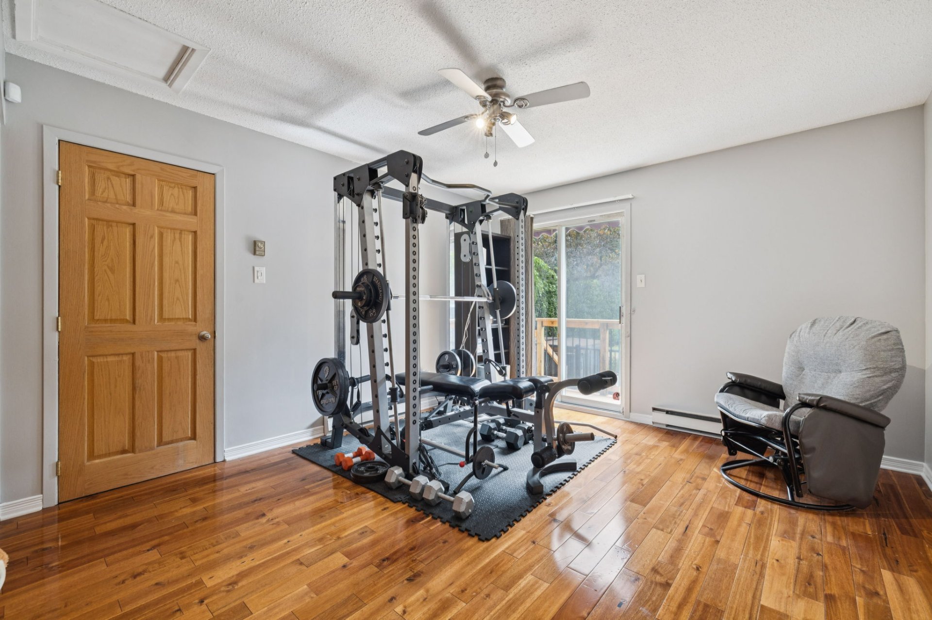 Bedroom - or family room, Room accessing the appartment
