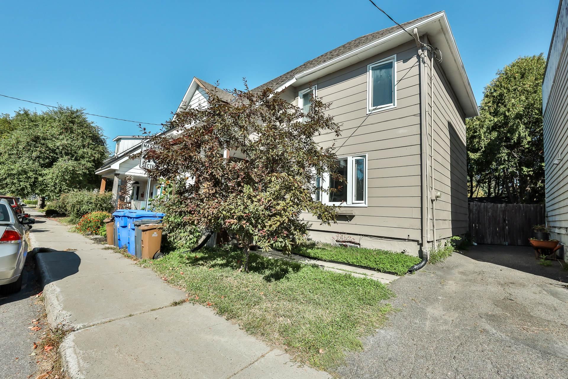 155 Rue Broadway O. 
