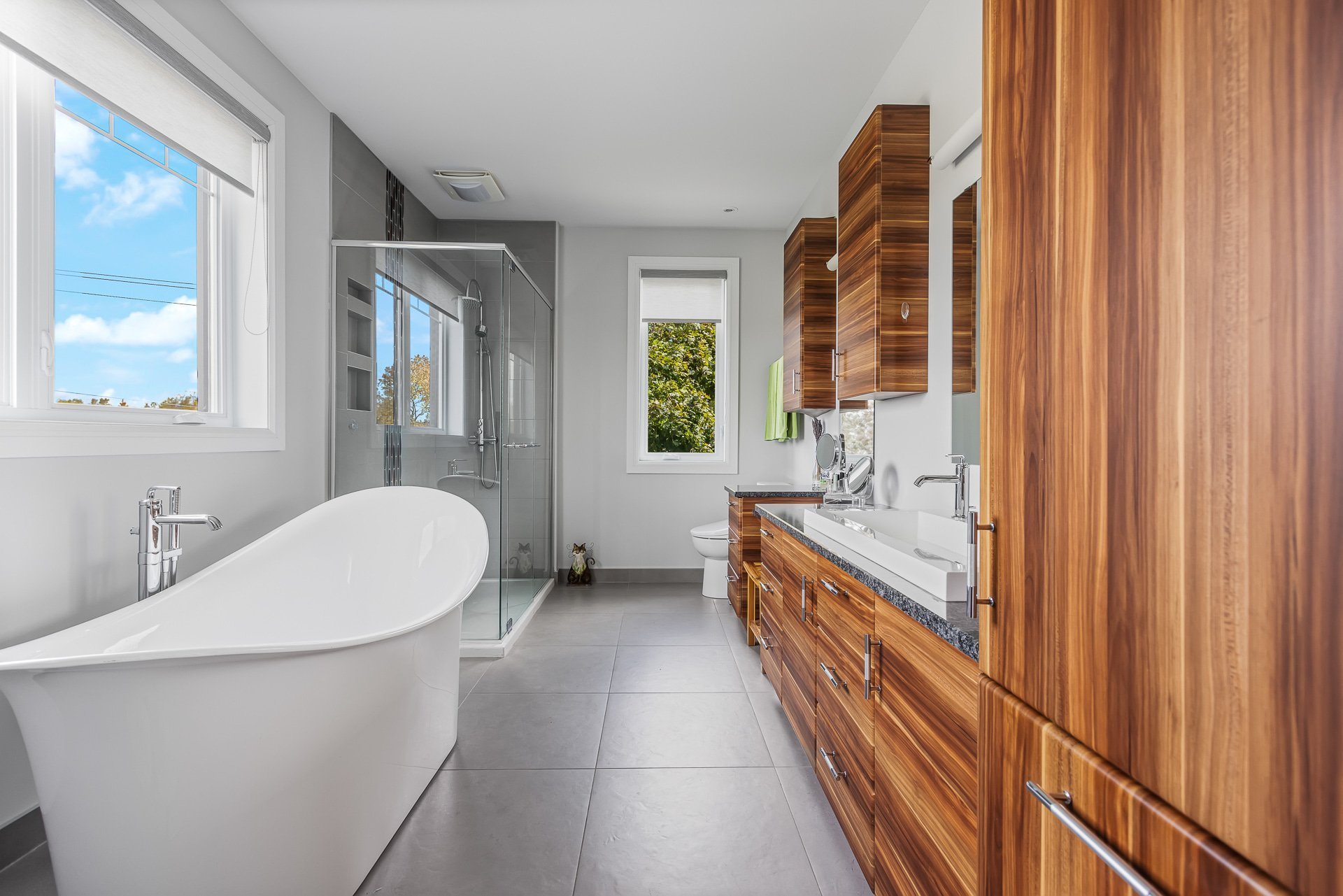 Ensuite bathroom