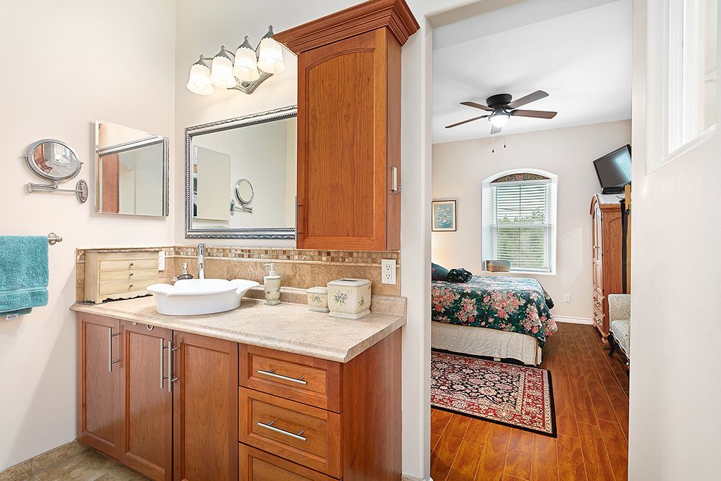 Ensuite bathroom