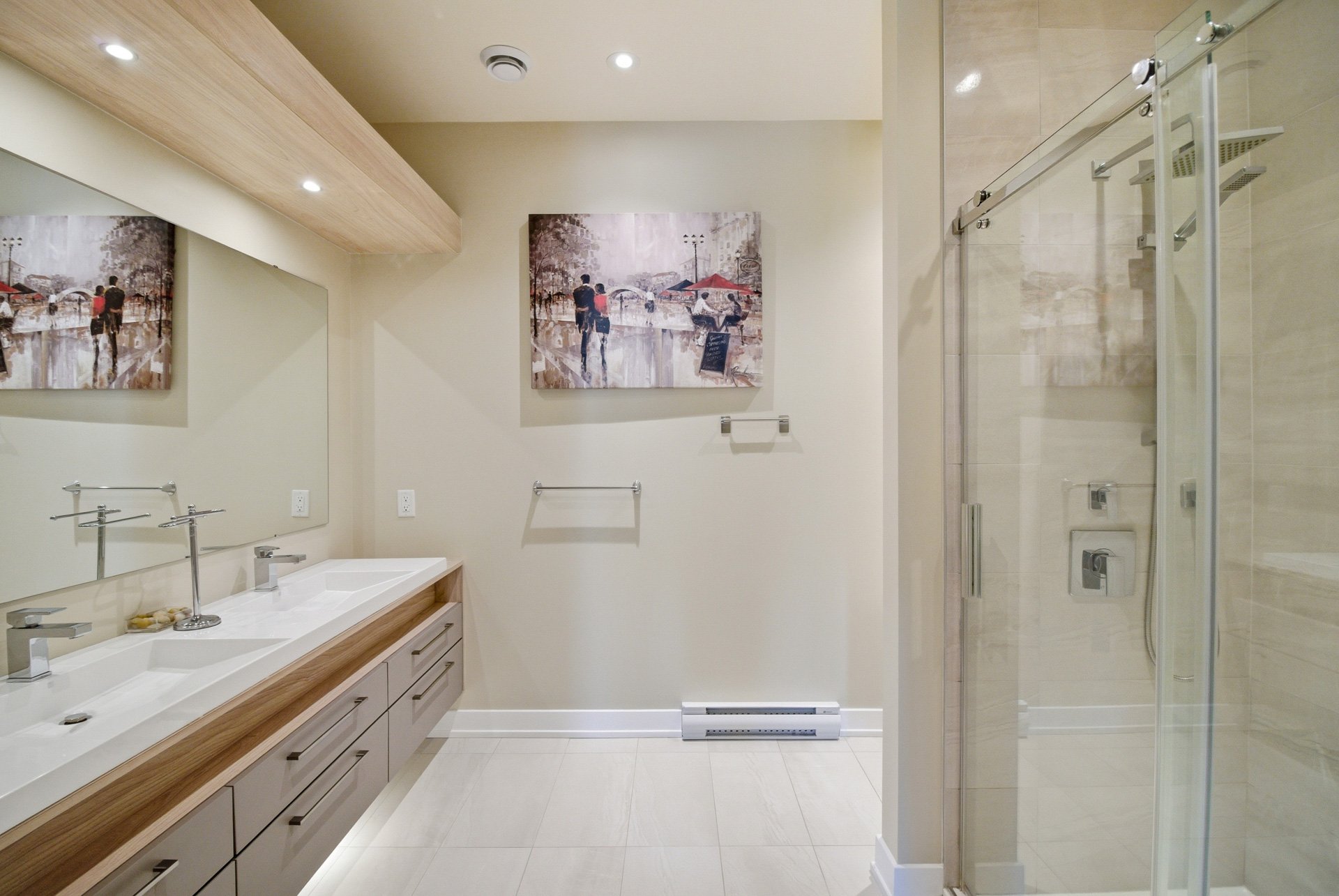 Salle de bains attenante à la CCP