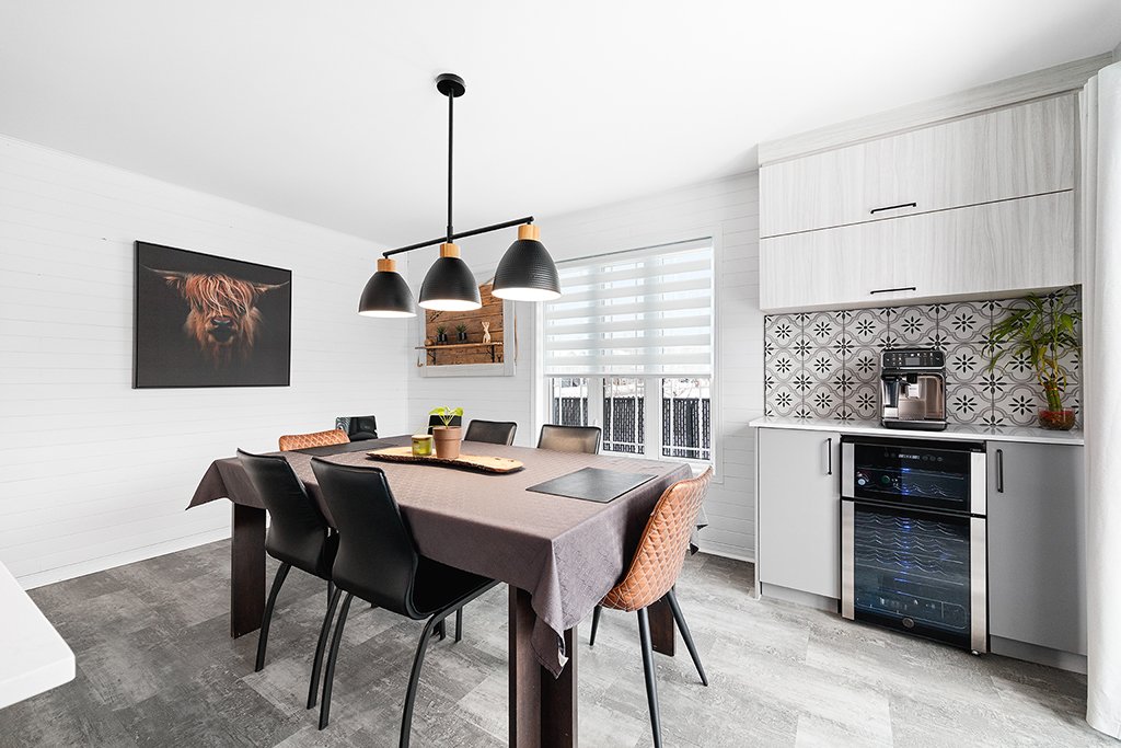 Salle à manger - Avec coin café ou bar