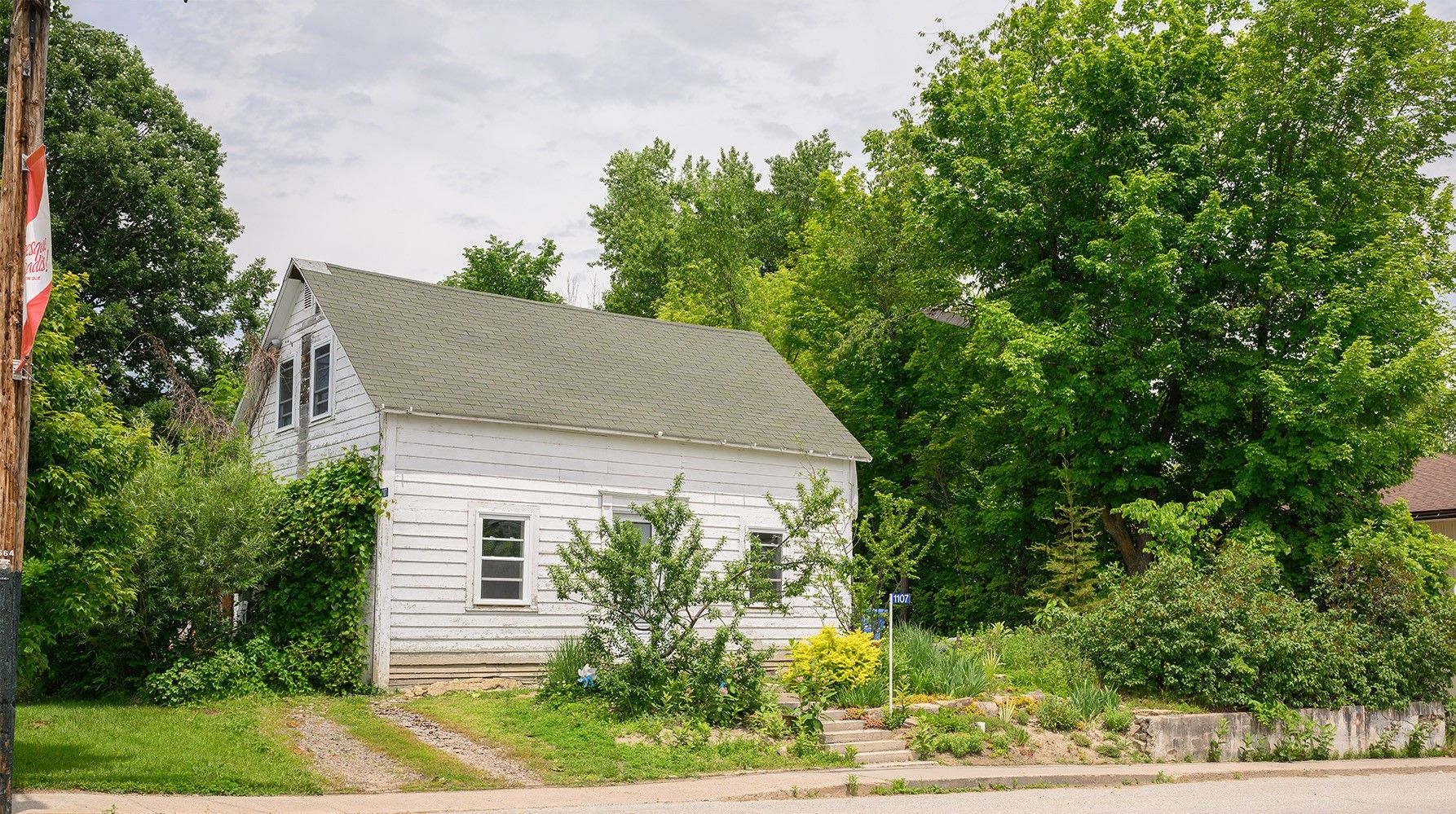 1107 Rue de Clarendon 