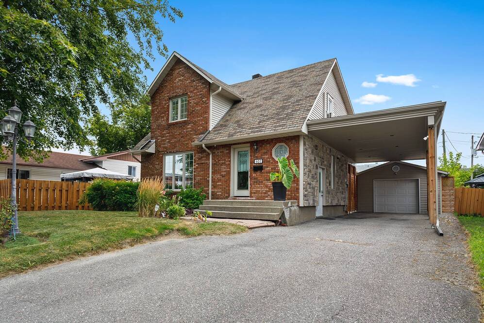 407 Rue Lahaie 