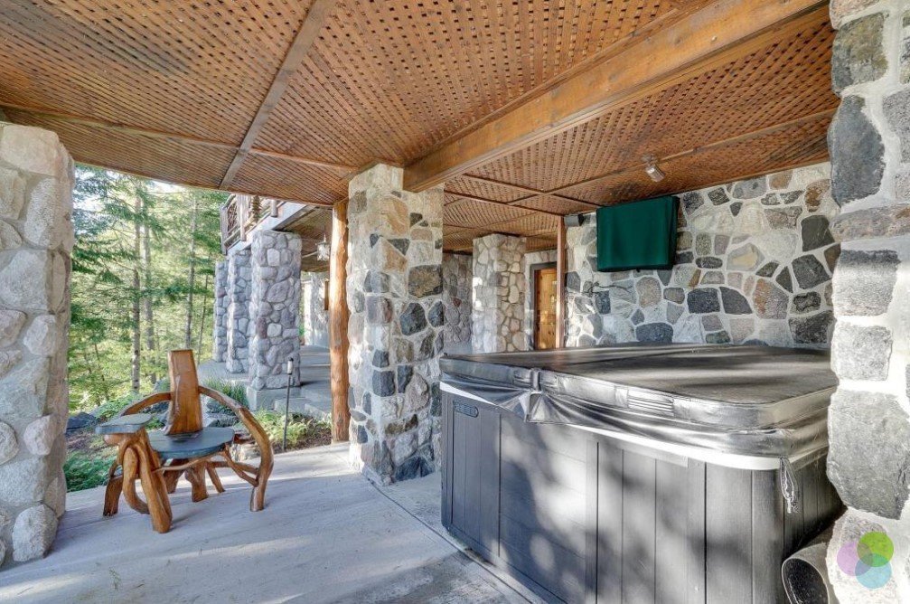 Hot tub