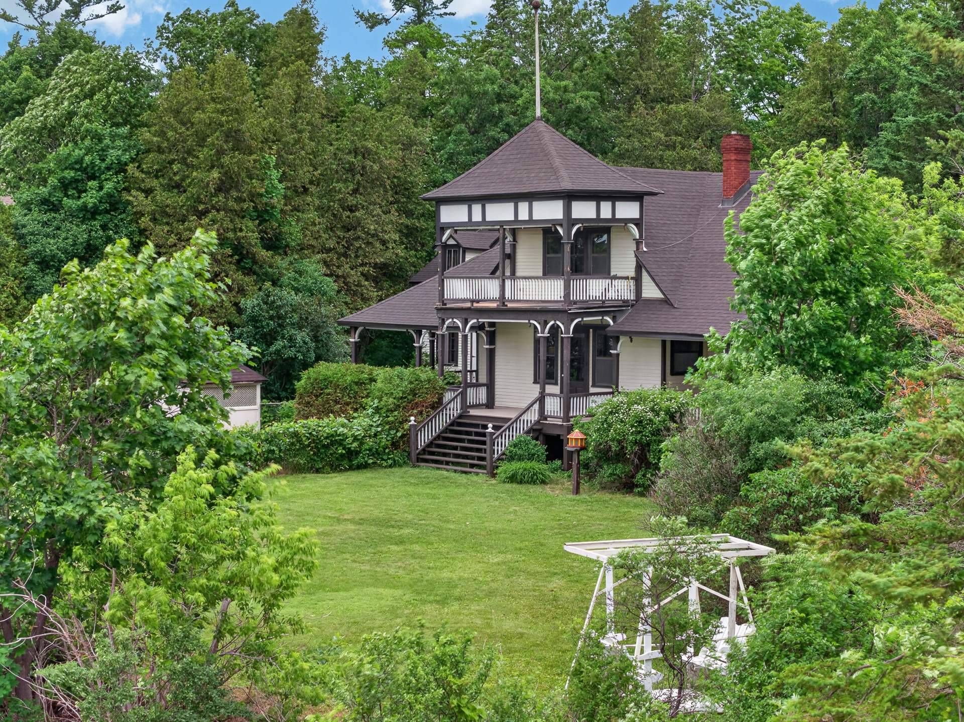 1400 Ch. Queen's Park — photo 2