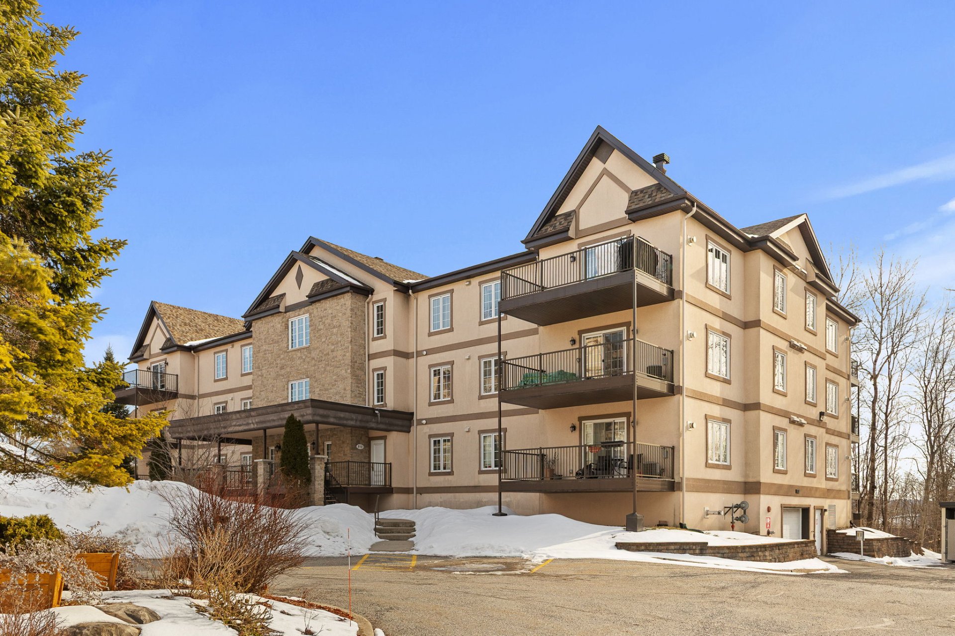 513 Rue de Cannes 305