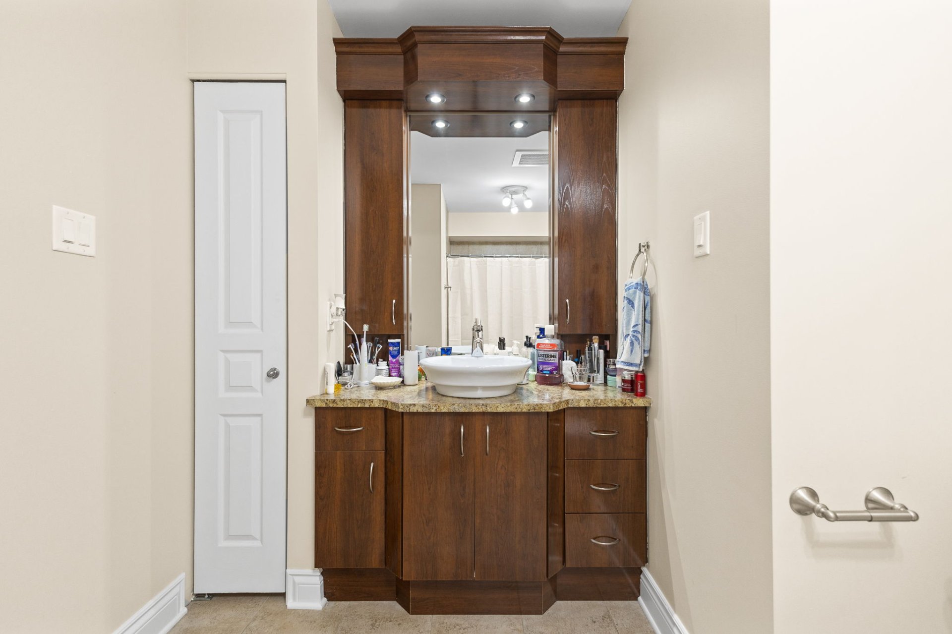 Salle de bains attenante à la CCP