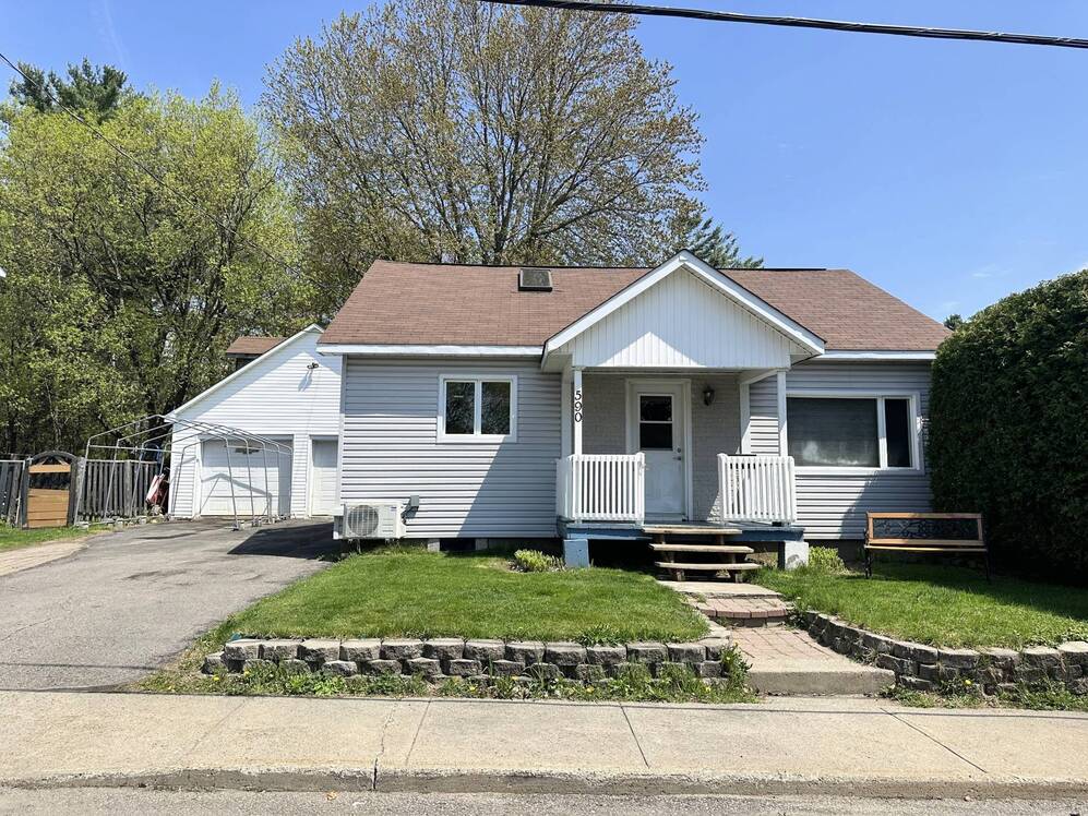 590 Rue Monseigneur-Brunet 