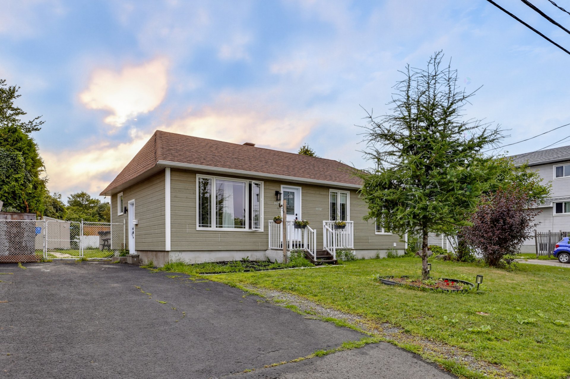 303 Av. Gatineau 