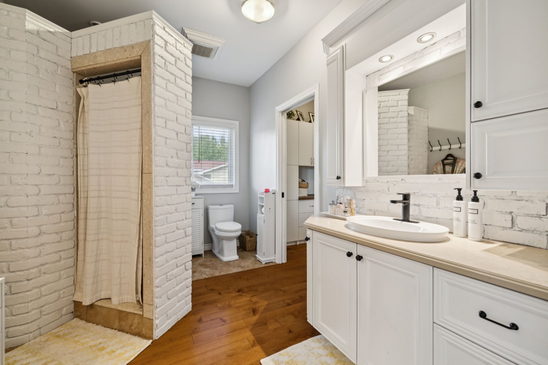 Salle de bains attenante à la CCP