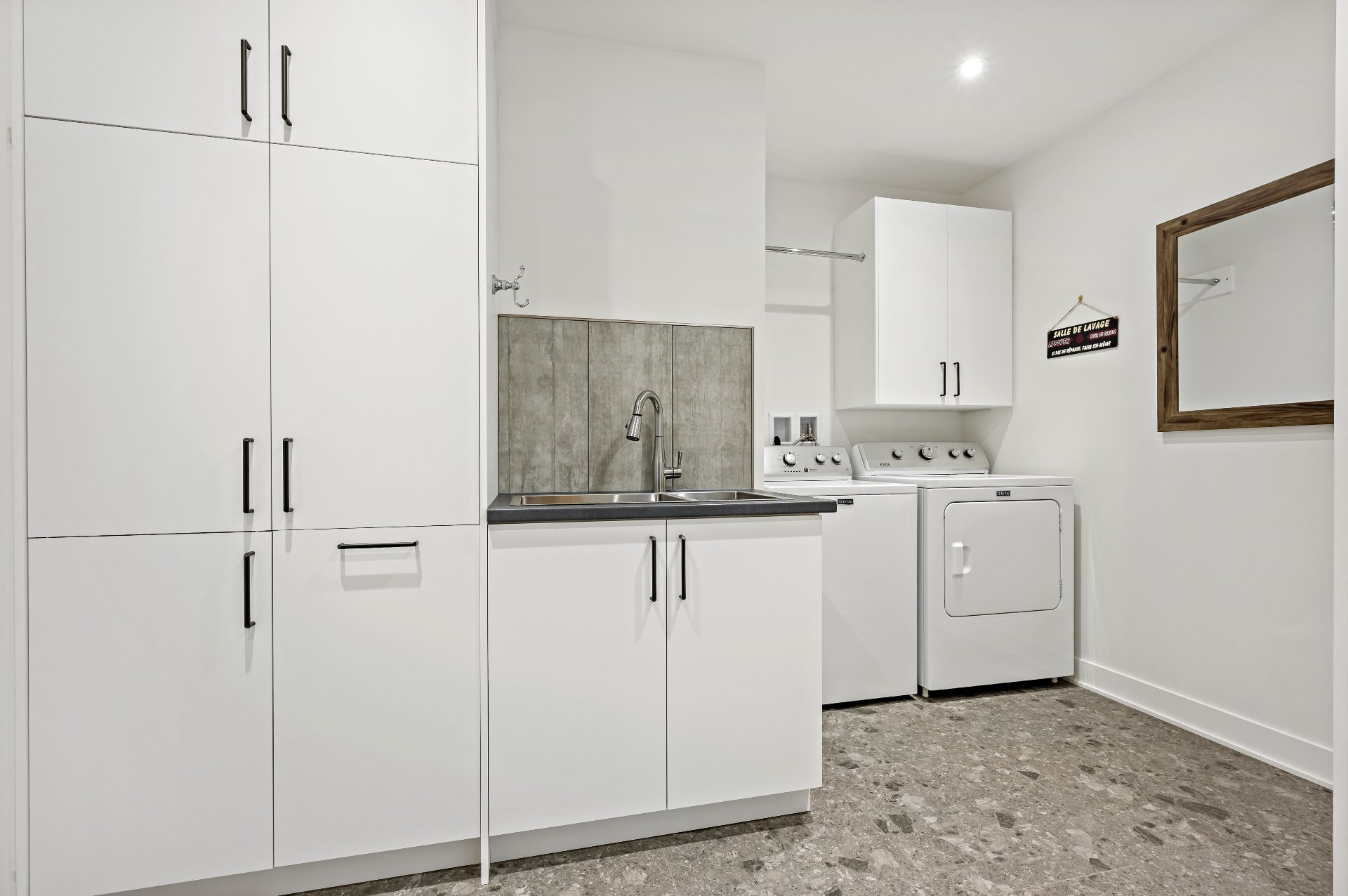 Laundry room - With acces to garage