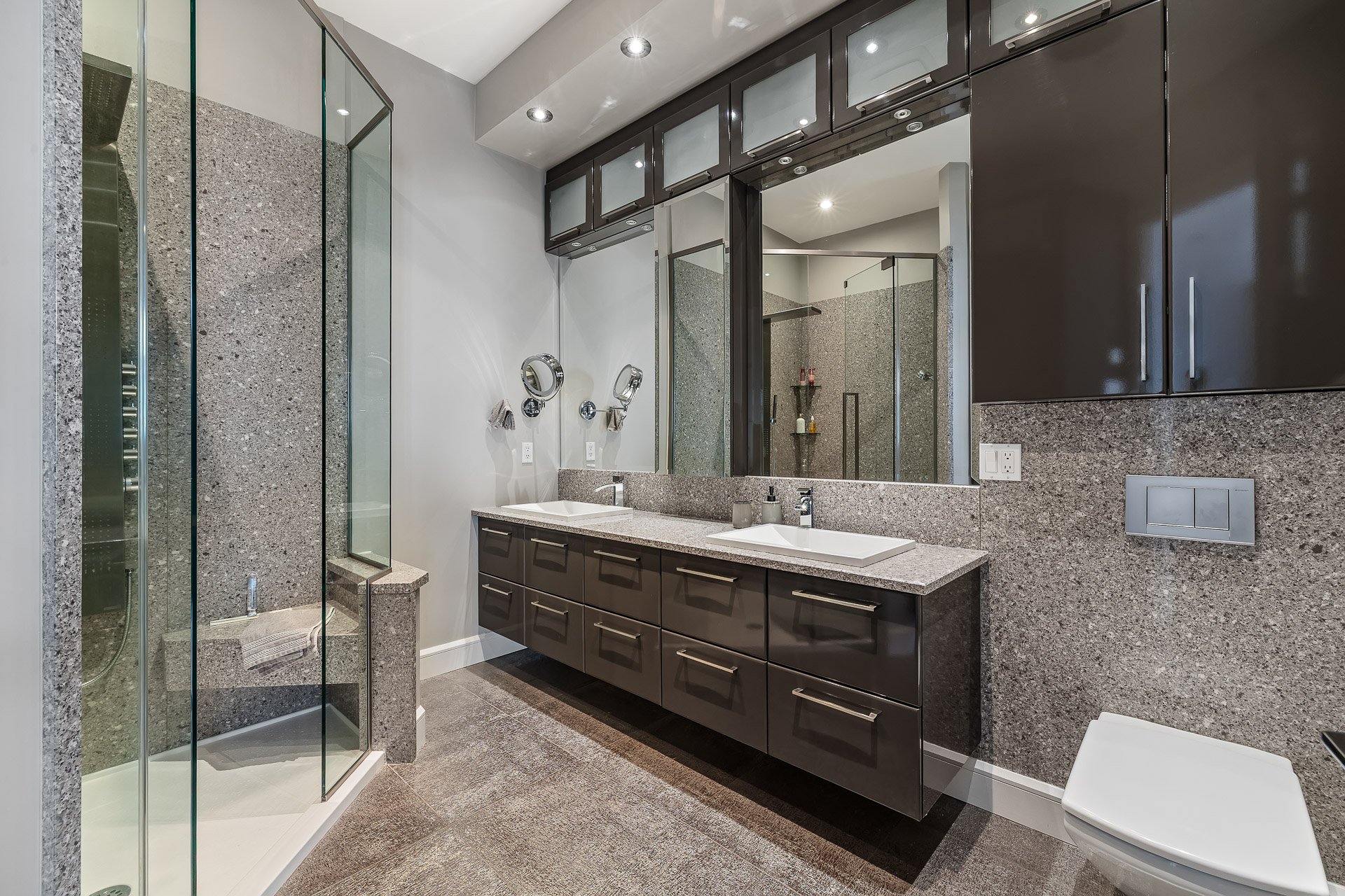 Salle de bains attenante à la CCP