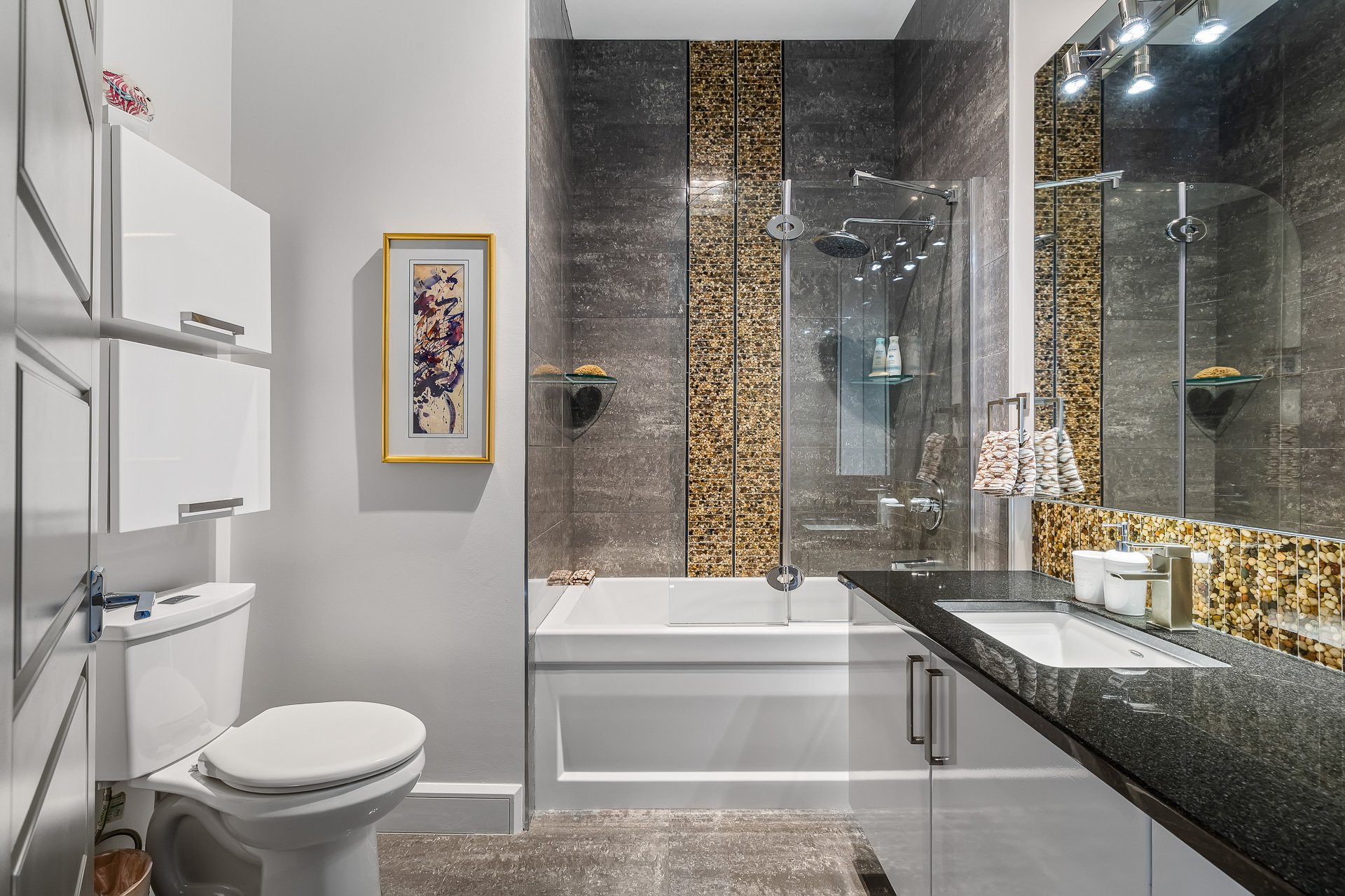 Salle de bains attenante à la CCP