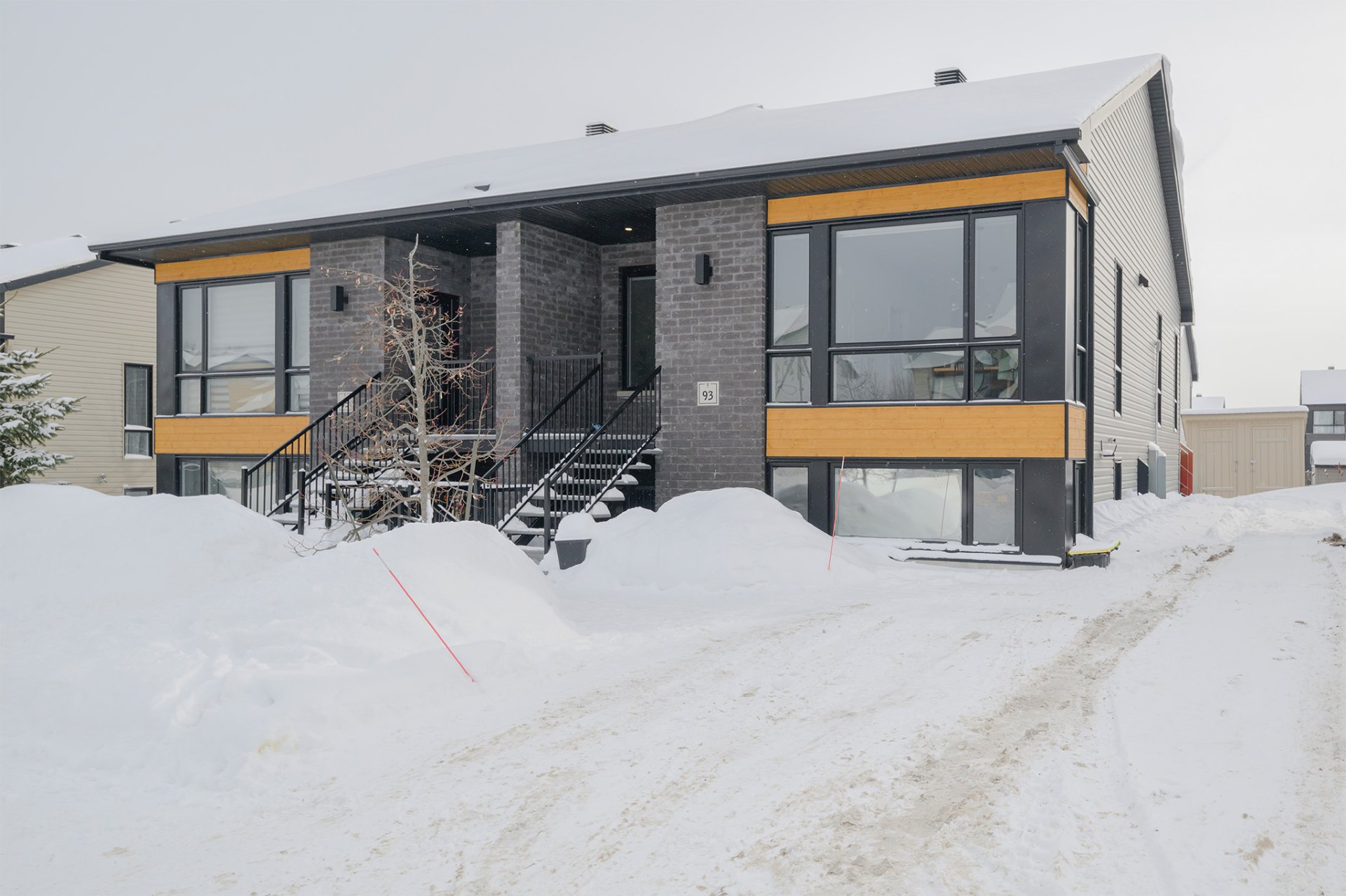 93 Boul. de l'Amérique-Française