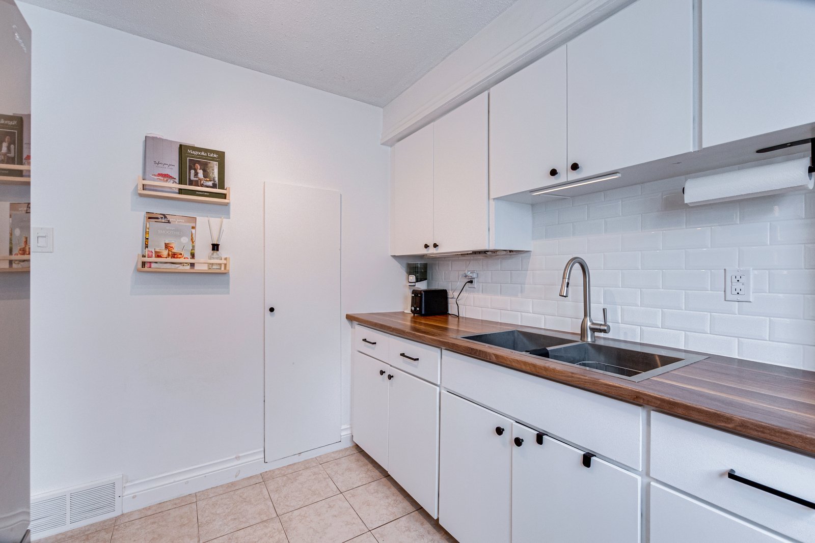 Kitchen - For information. No inside pictures available.