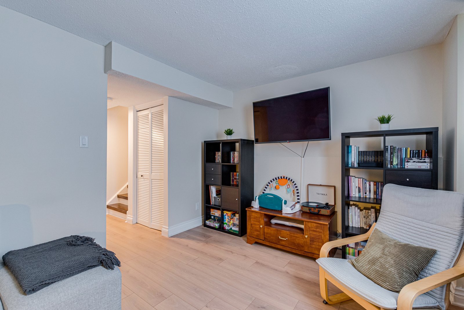 Living room - For information. No inside pictures available.