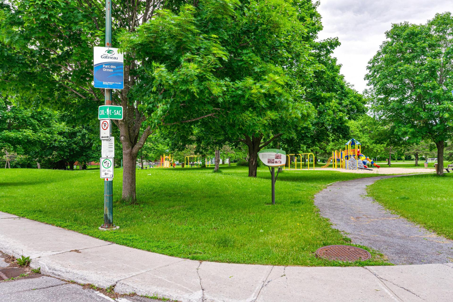 Nearby - Des Ormes park