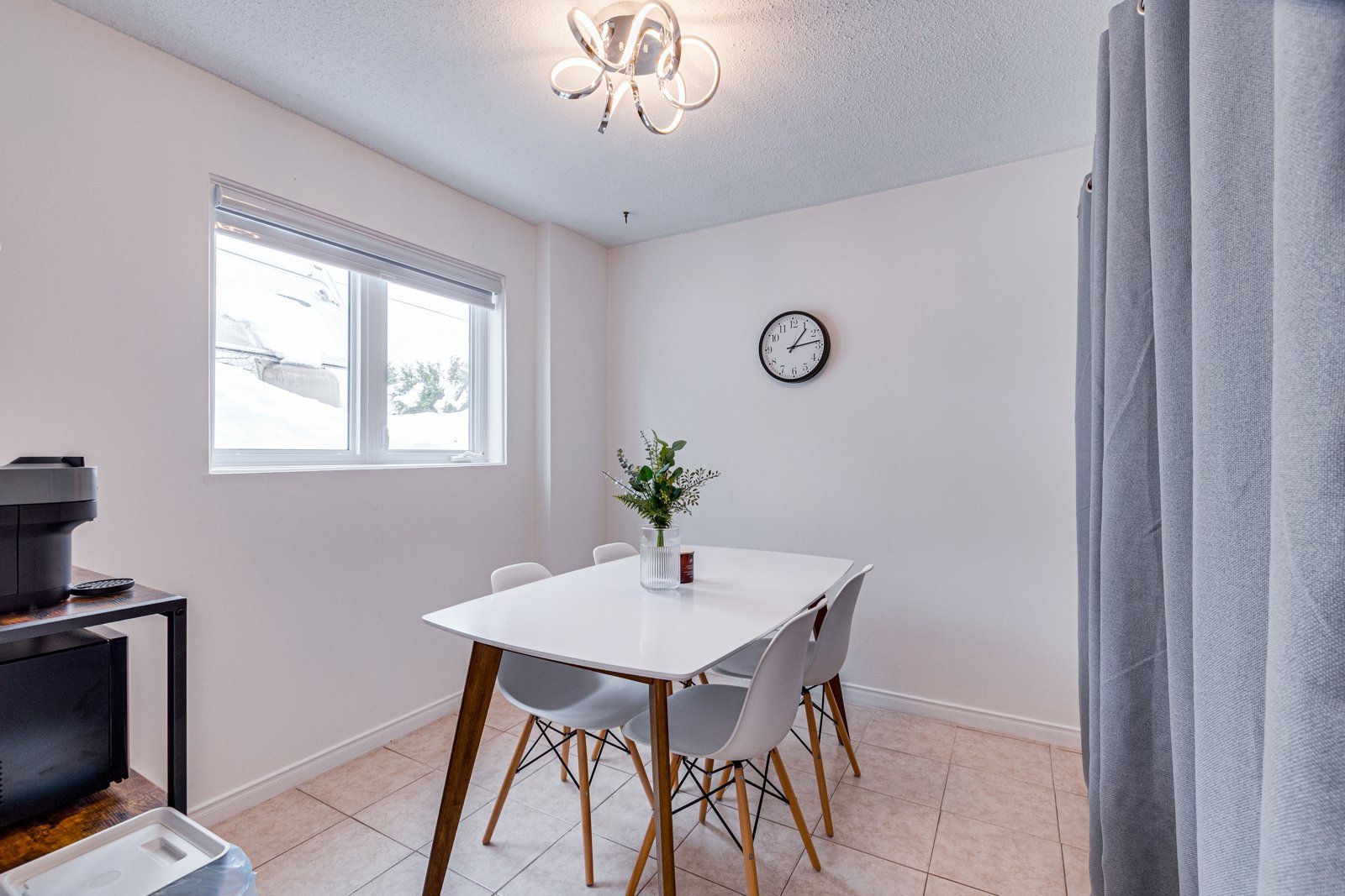 Dining room - For information. No inside pictures available.