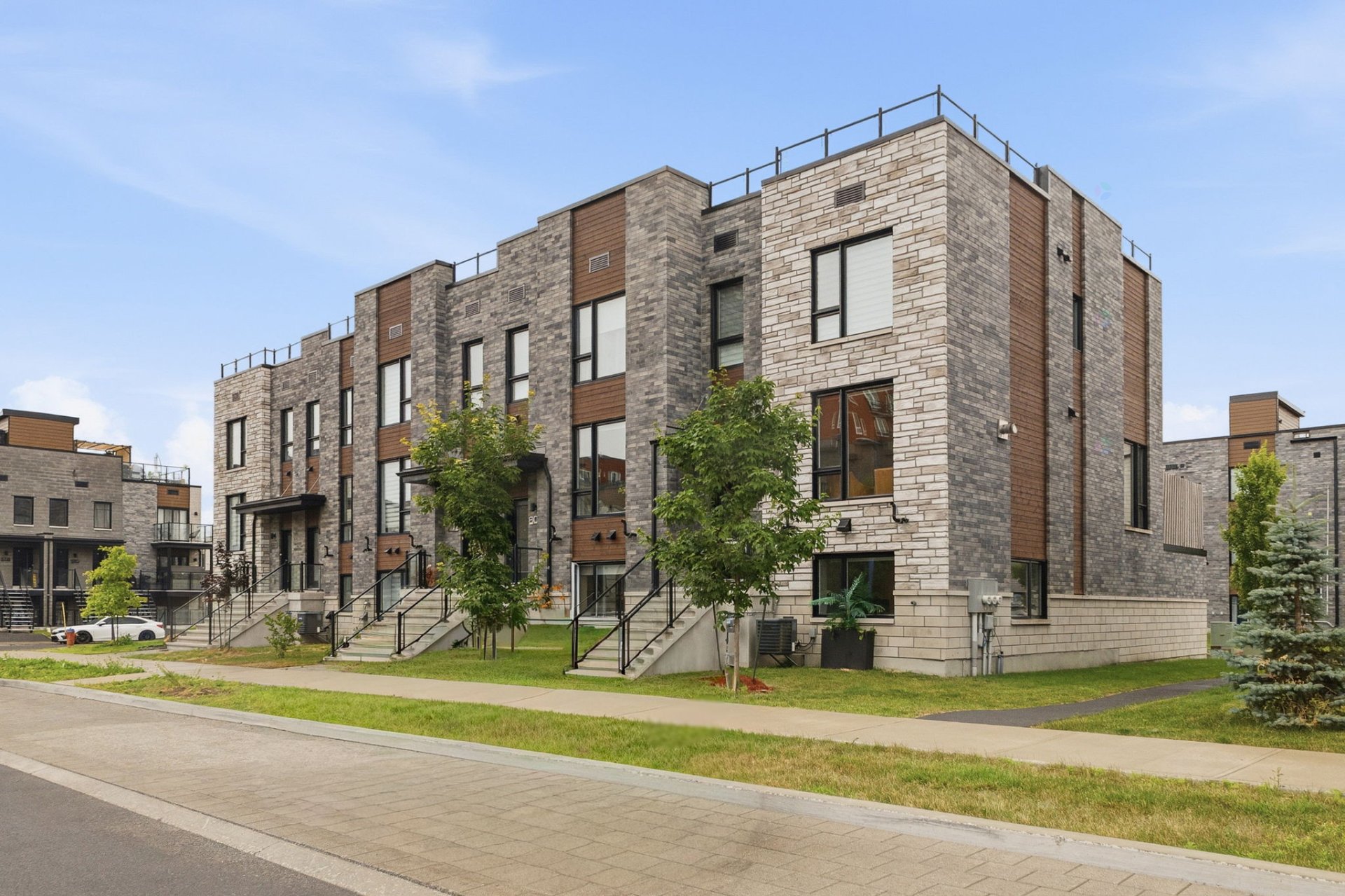 803 Rue de la Littérature 