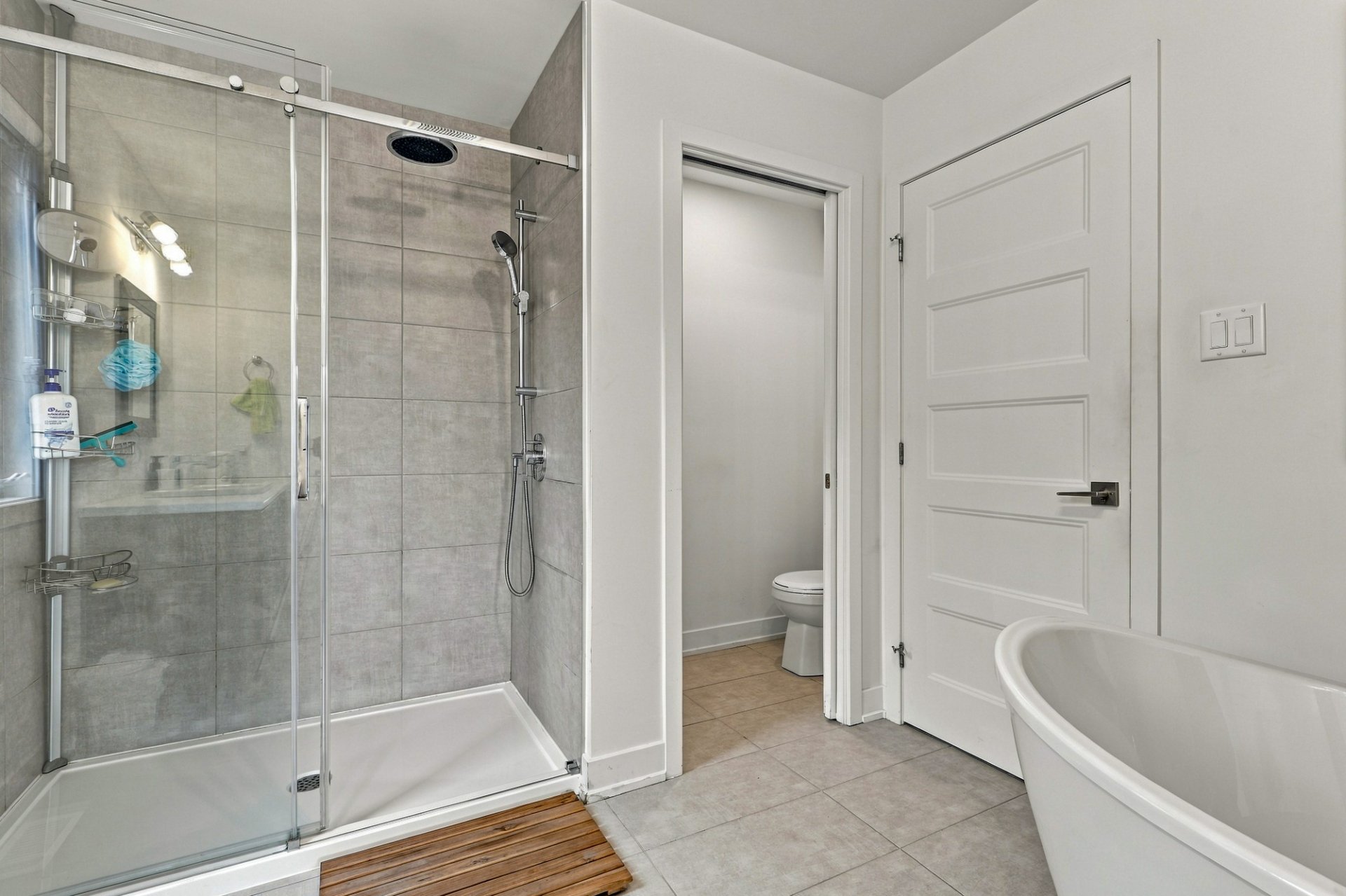 Salle de bains attenante à la CCP
