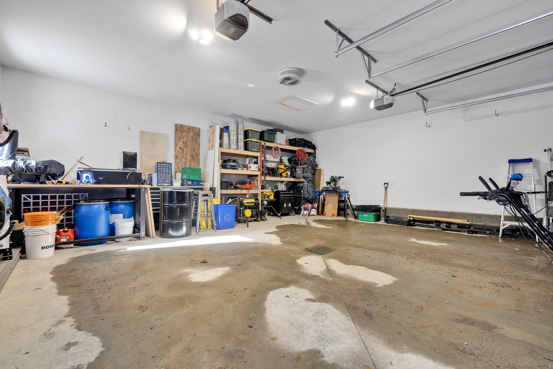 Garage - Garage chauffé avec son propre panneau électrique