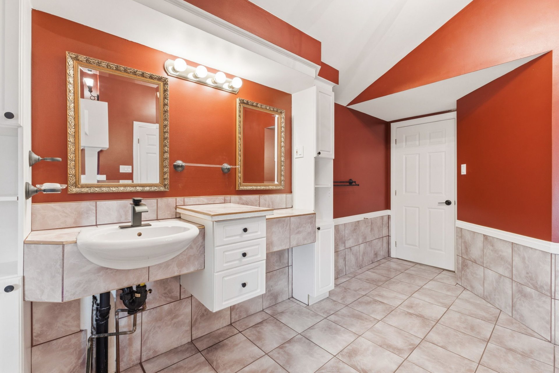 Ensuite bathroom