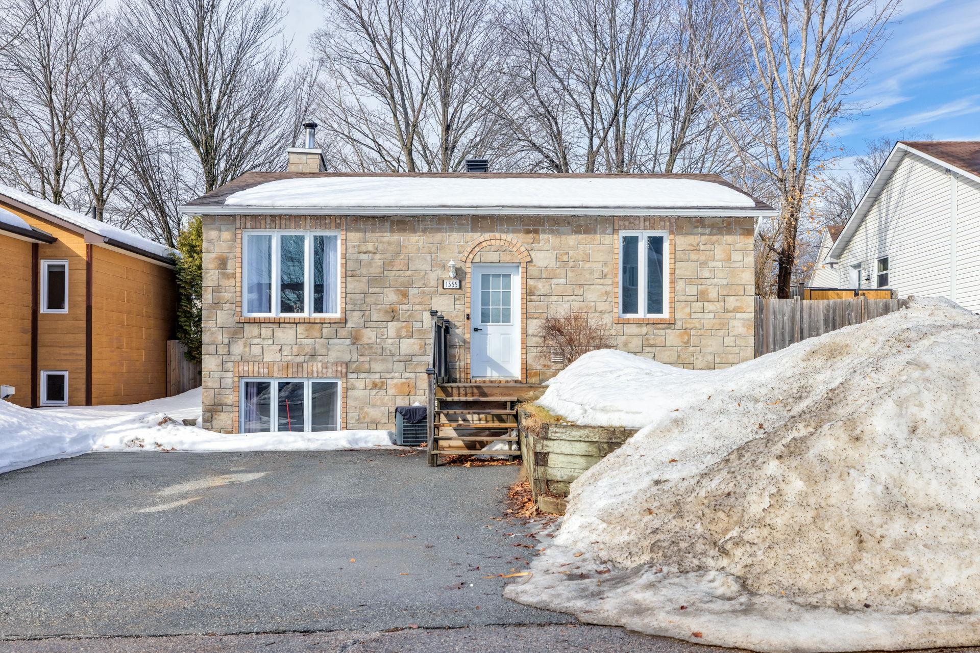 1355 Rue des Fauvettes