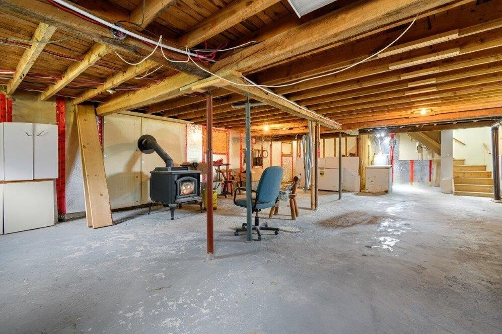 Sous-sol - poêle à bois