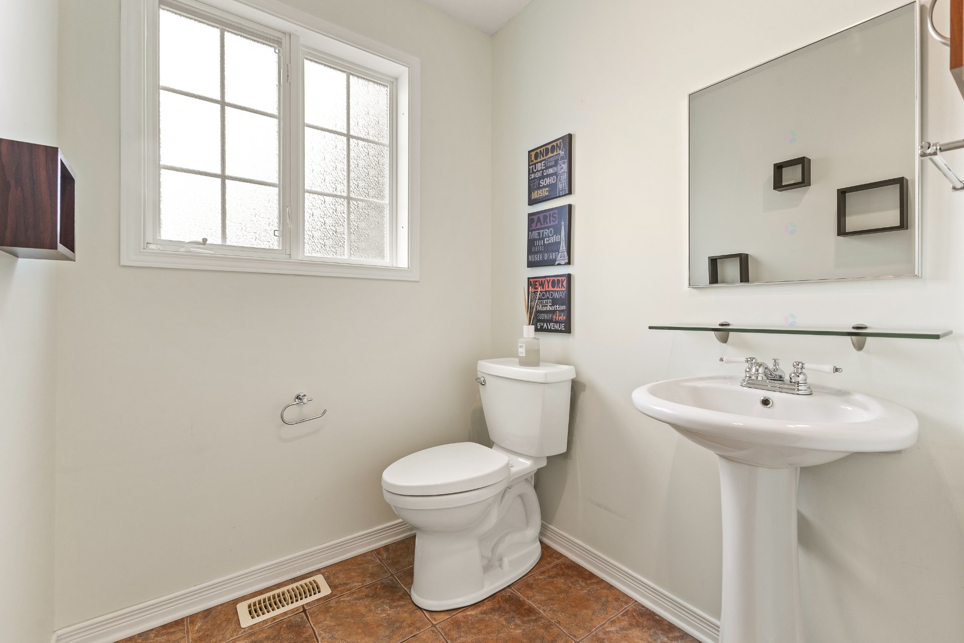 Powder room