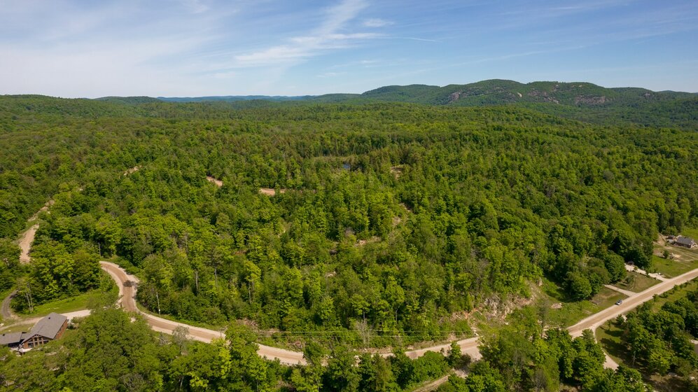 Photo aérienne - Votre partie de la montagne de la rive nord du lac