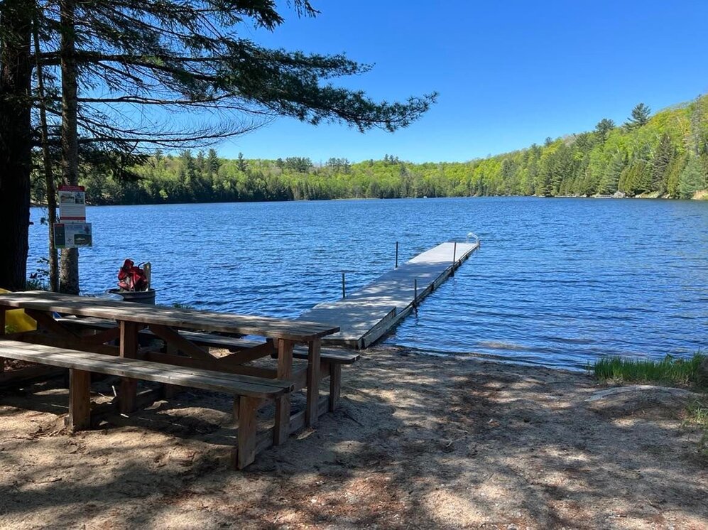 - Accès notarié au lac