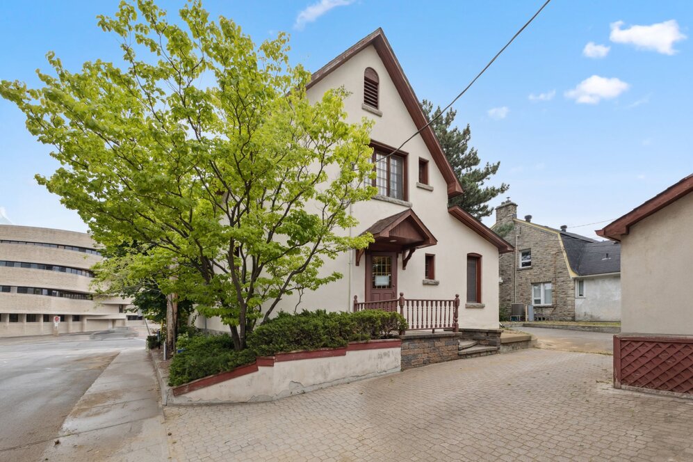 77 Rue Laurier 