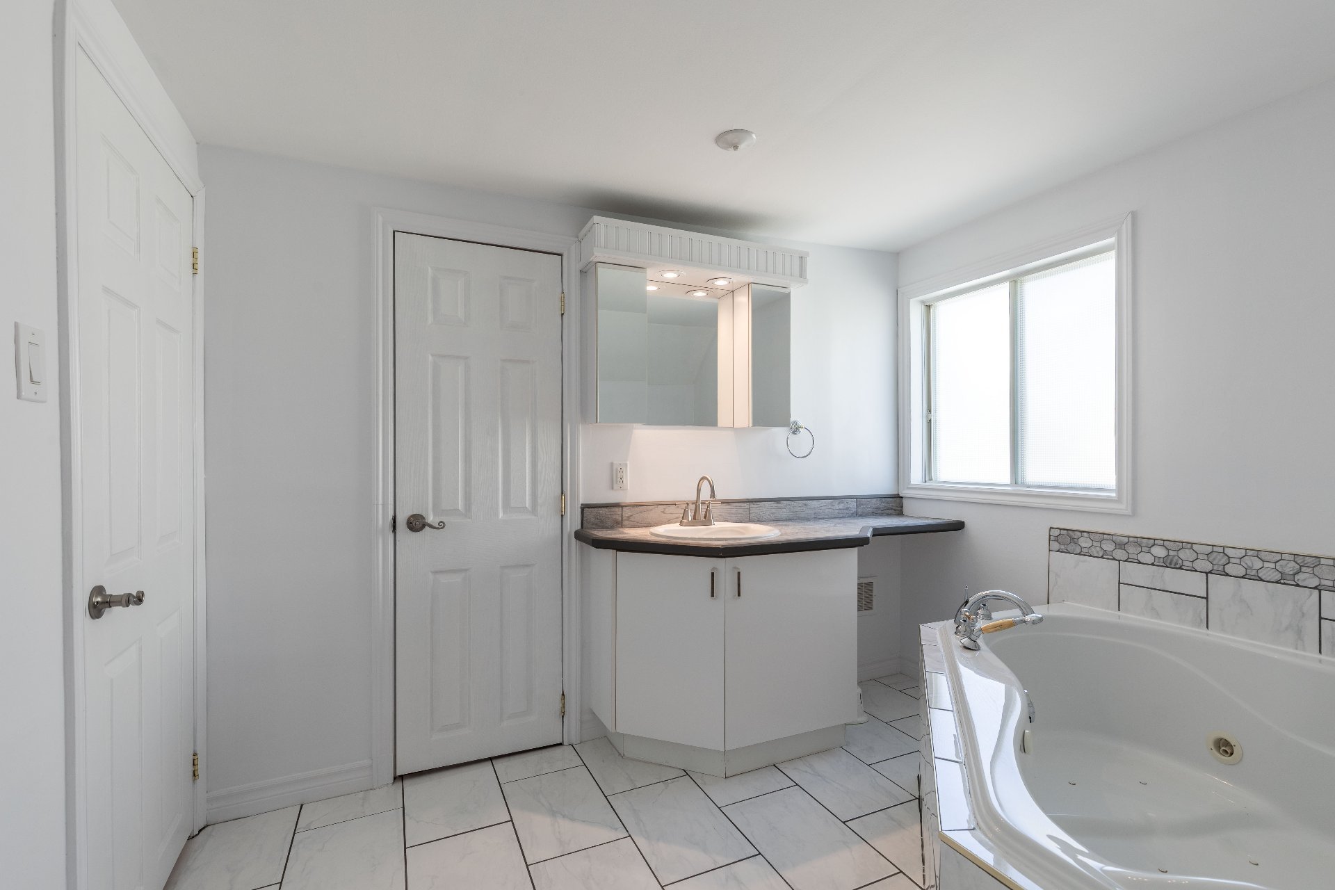 Salle de bains attenante à la CCP - Salle de bain attegnante