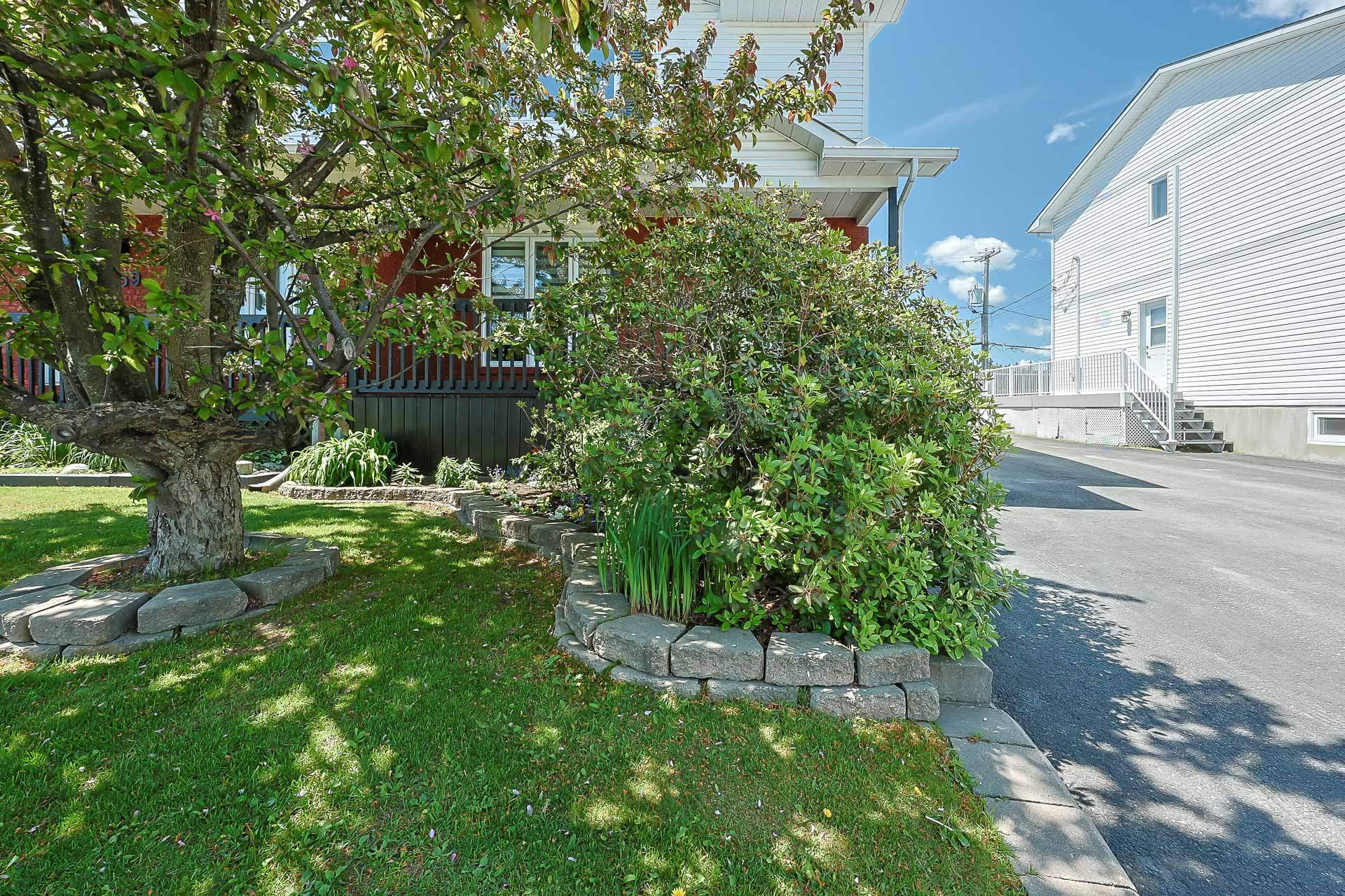461 Rue de Castillon — photo 3
