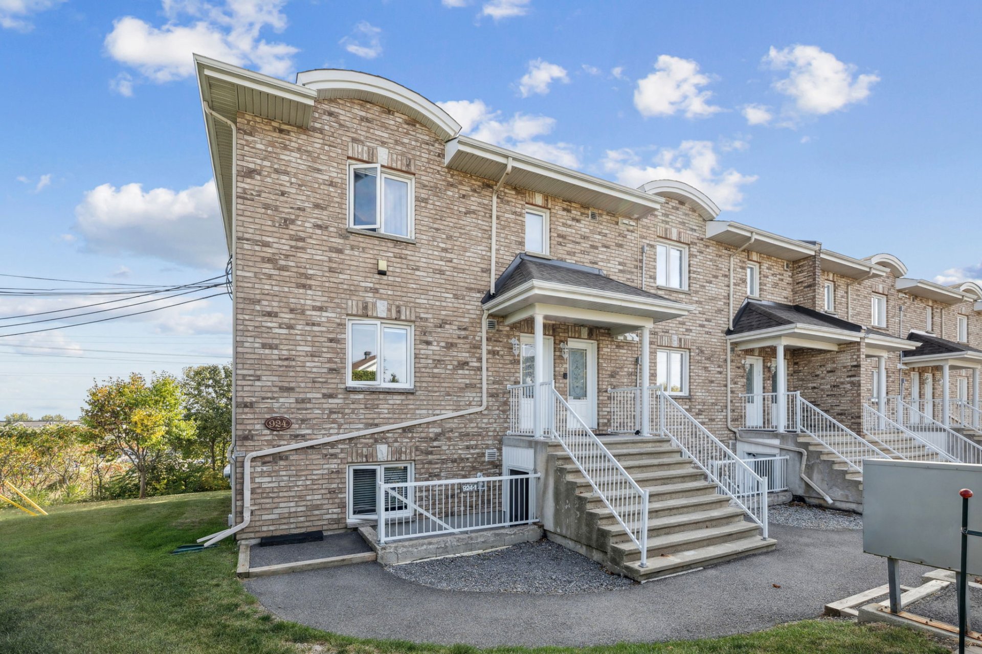 924 Rue de l'Oasis 3