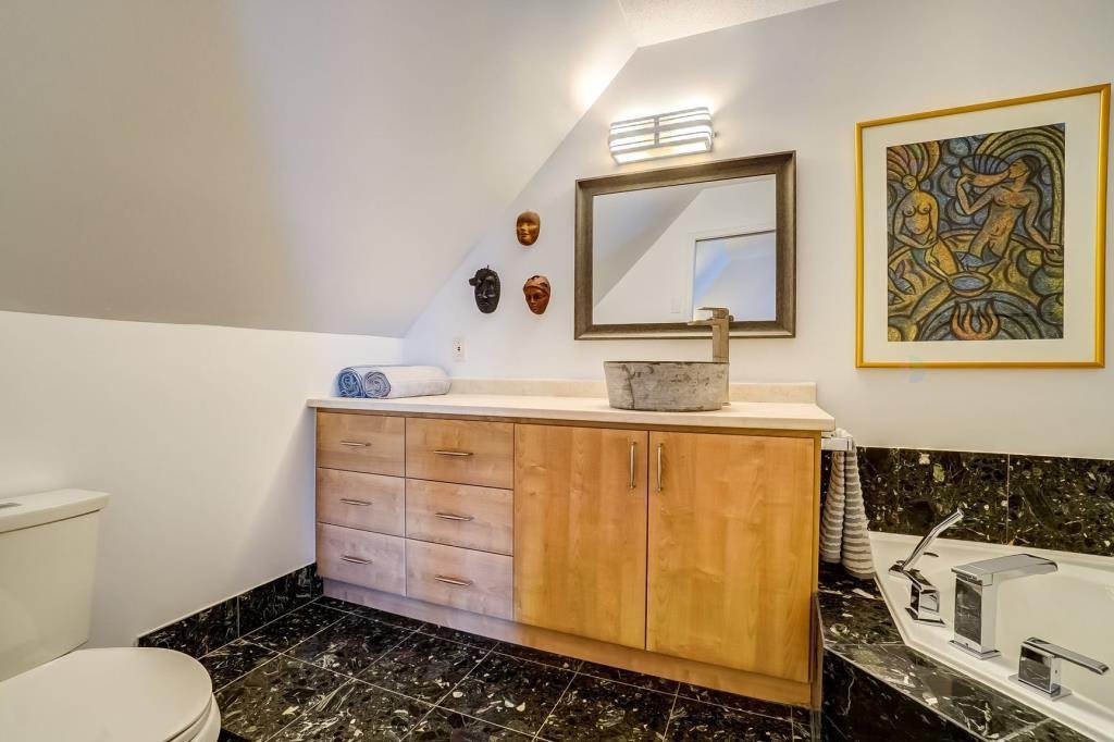 Ensuite bathroom