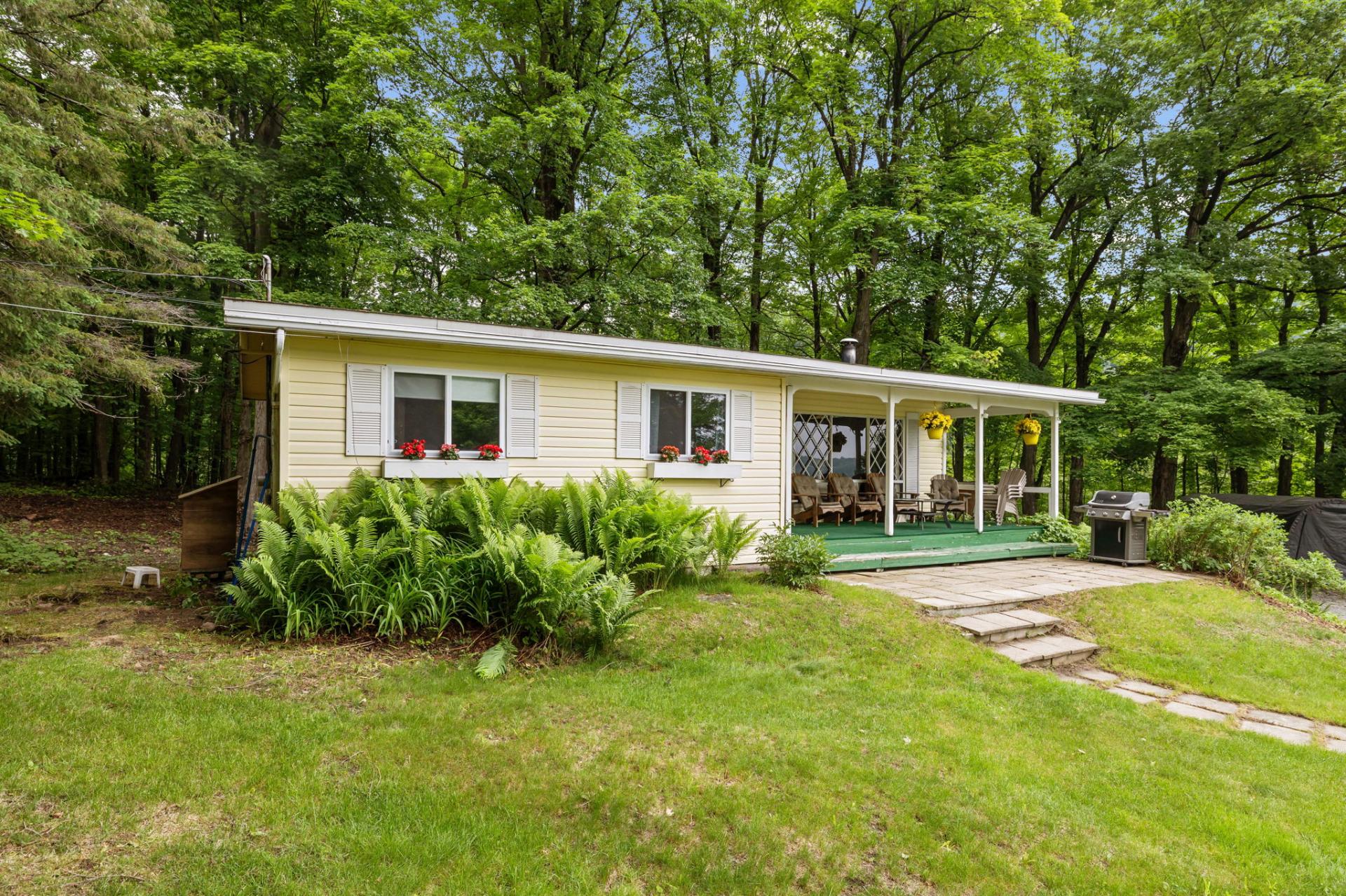 928 Ch. du Lac-Meech 