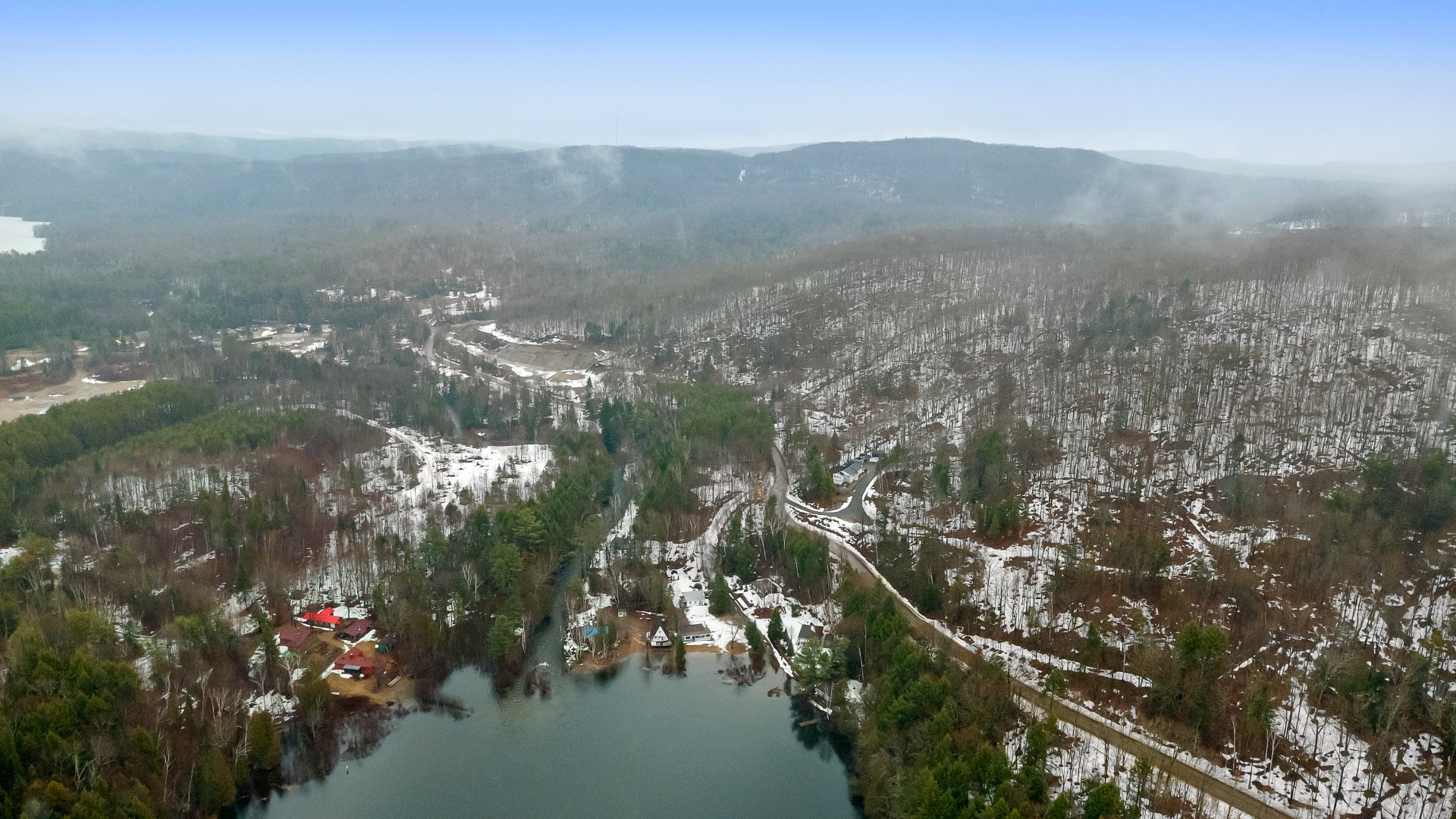 Accès au plan d'eau