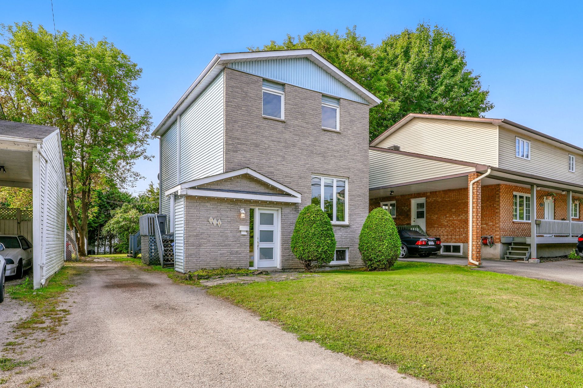 916 Boul. St-René E. 