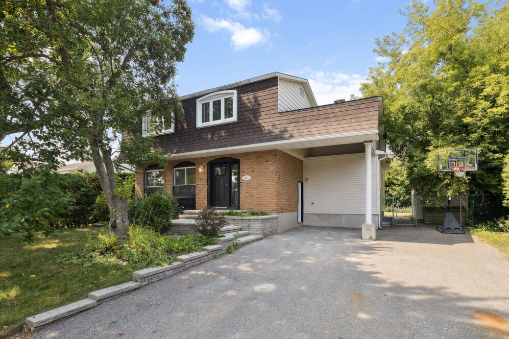 597 Rue Louis-Cousineau 