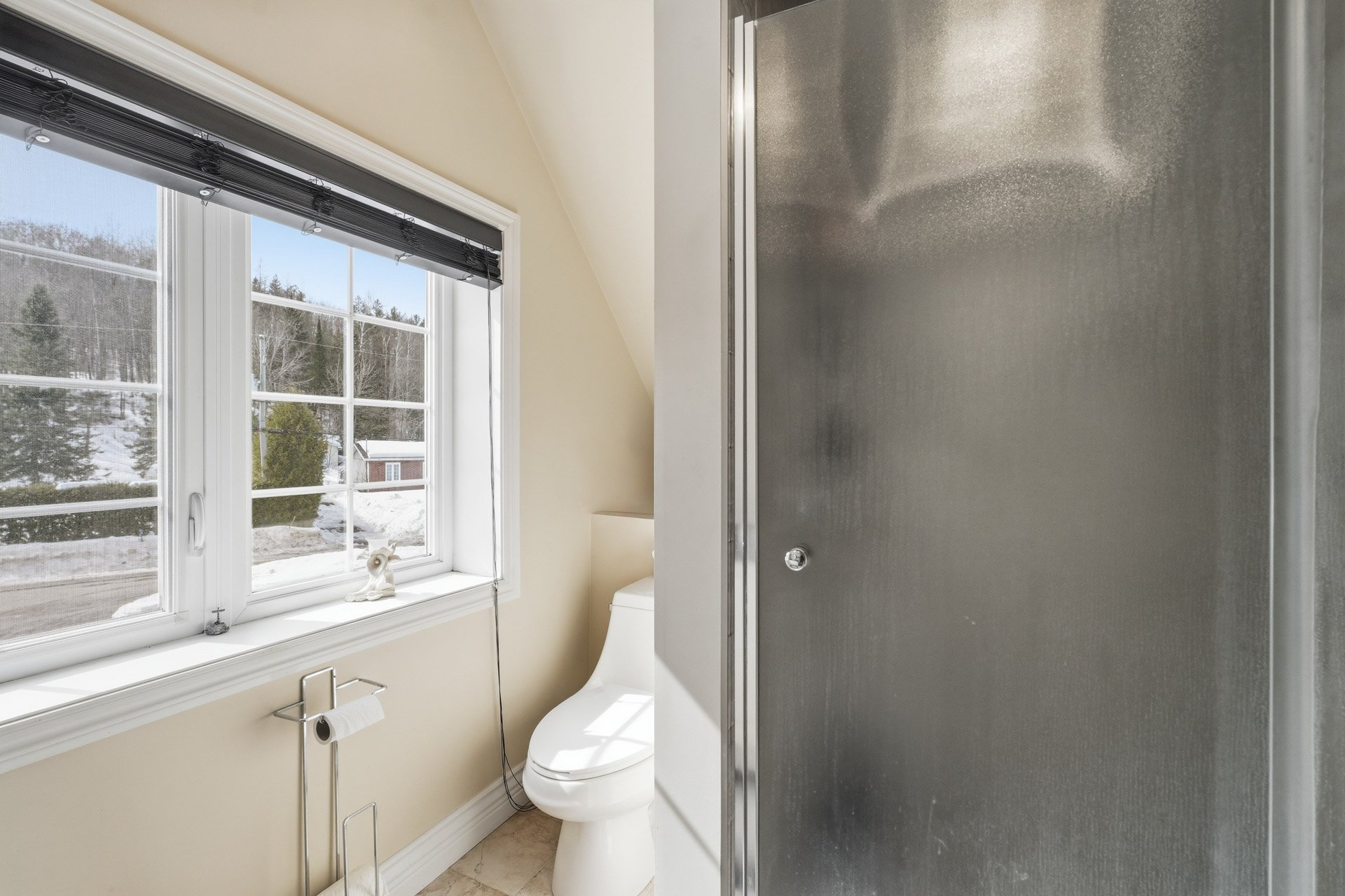 Salle de bains attenante à la CCP