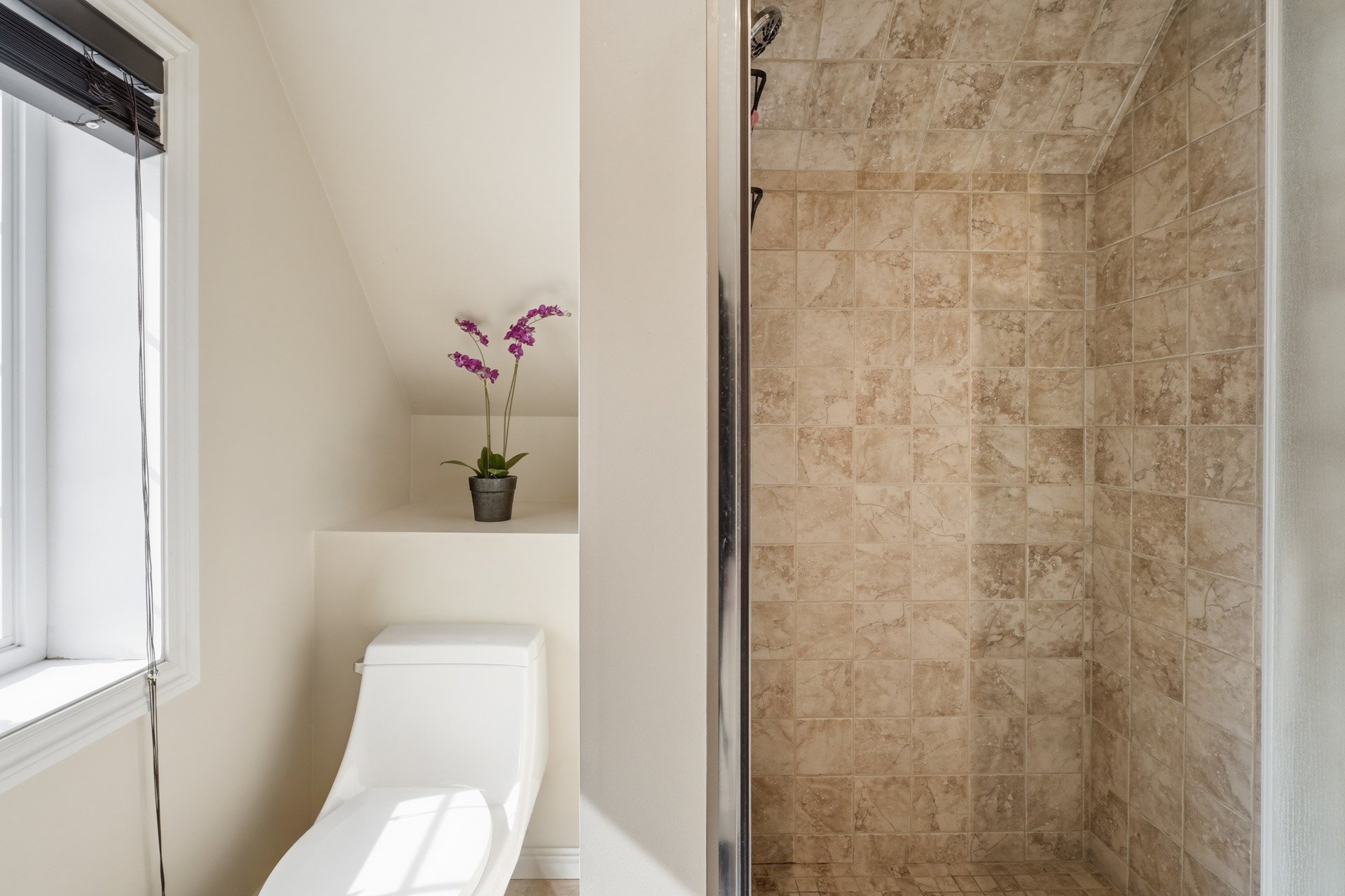 Salle de bains attenante à la CCP