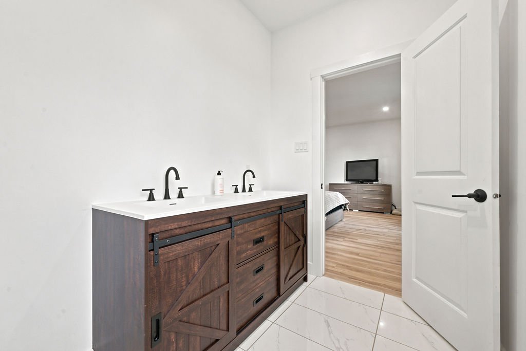 Ensuite bathroom