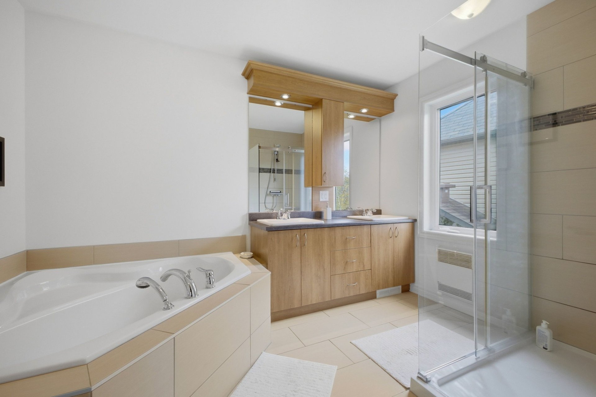 Salle de bains attenante à la CCP