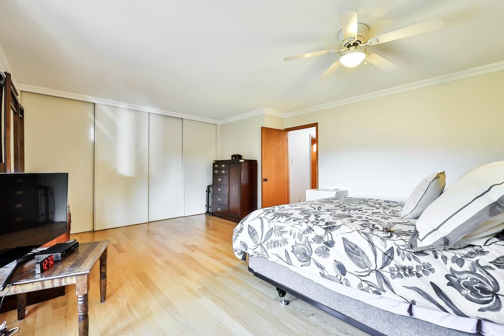 Chambre à coucher principale - garde-robe double