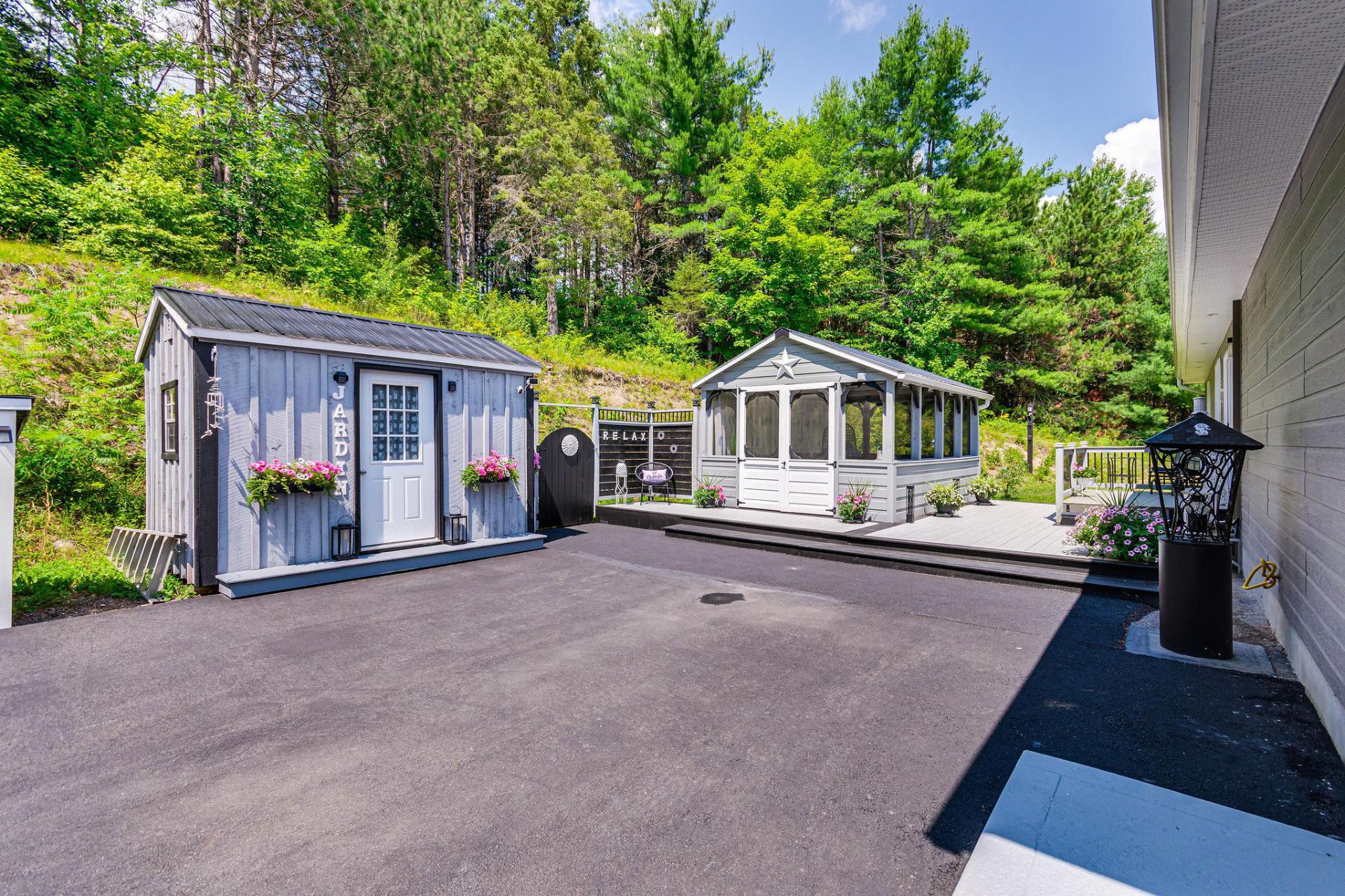 Shed