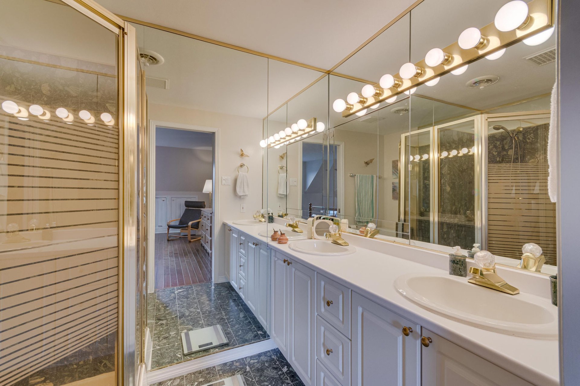 Ensuite bathroom